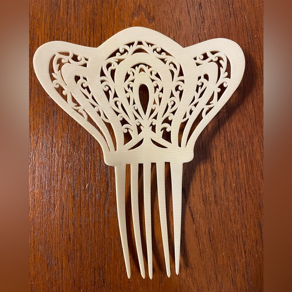 Antique Celluloid Mantilla Hair Comb - Picture 4 of 6